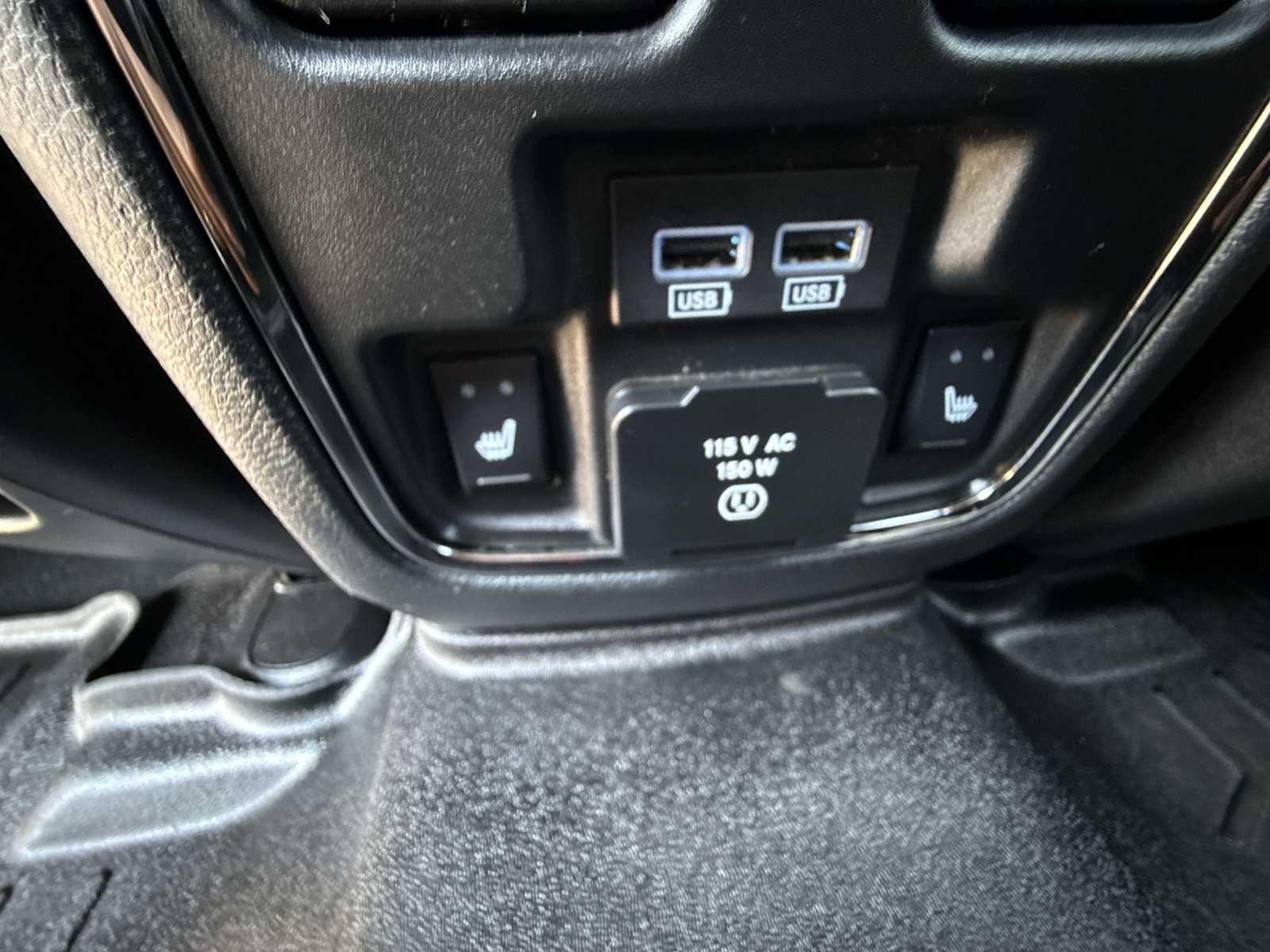Used 2018 Silver Jeep Overland 4x4 image 22