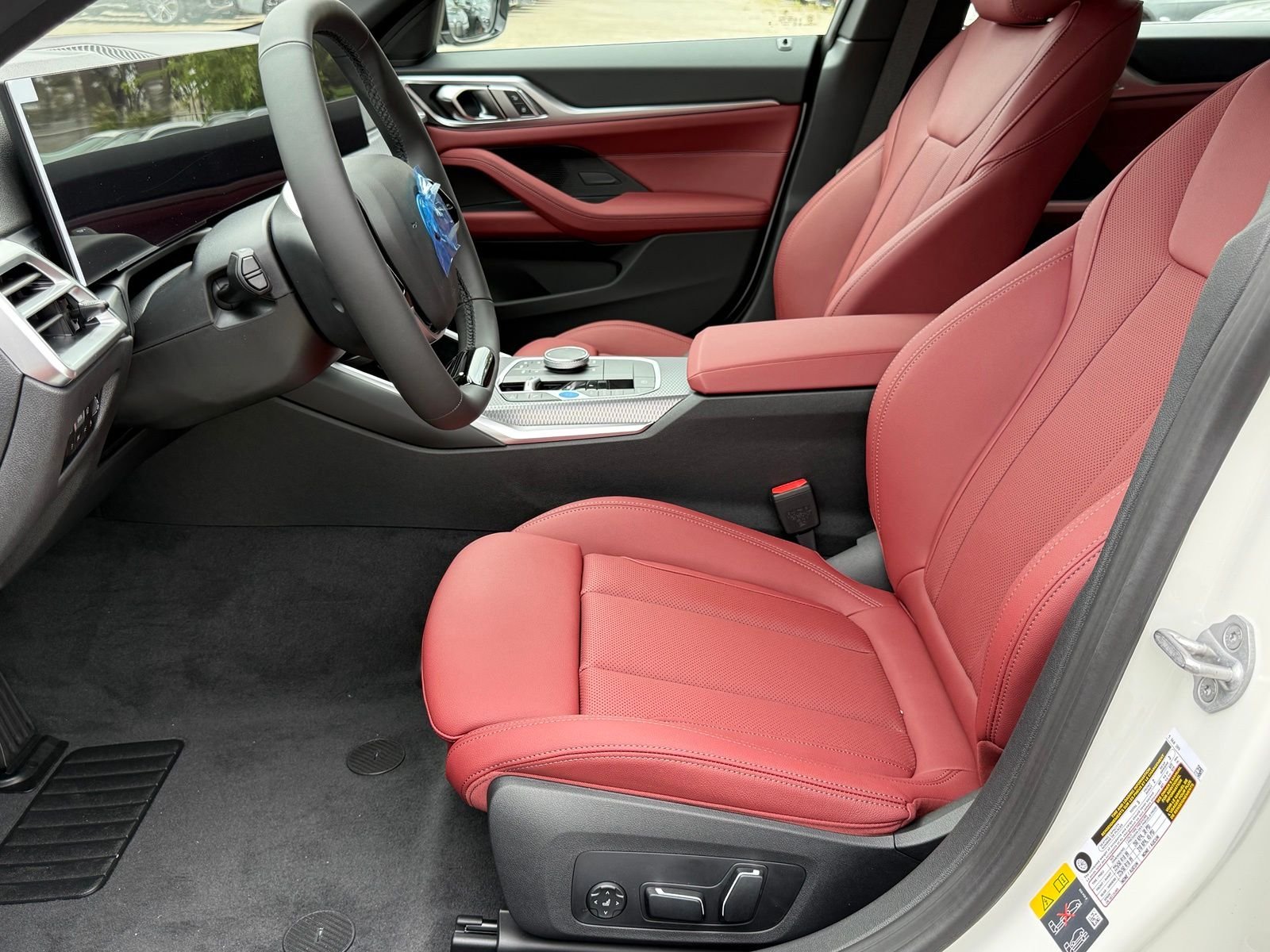 New 2026 Alpine White BMW xDrive40 image 21