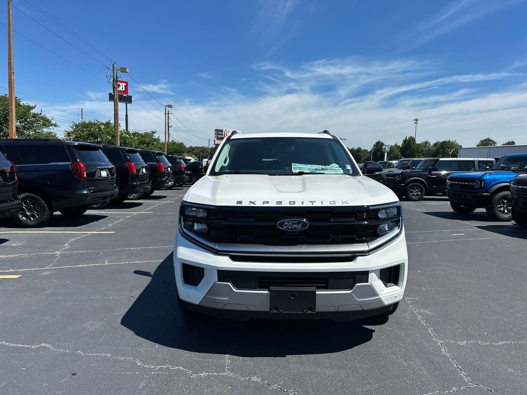 New 2026 White Ford Platinum image 2