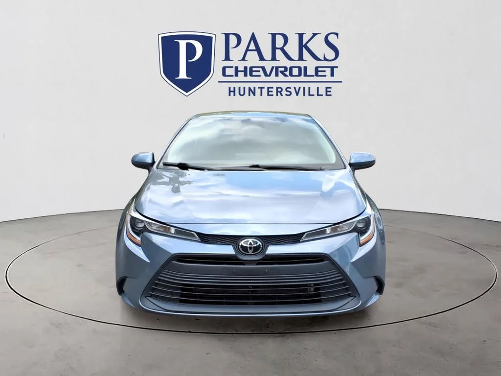 Used 2024  Toyota LE image 2
