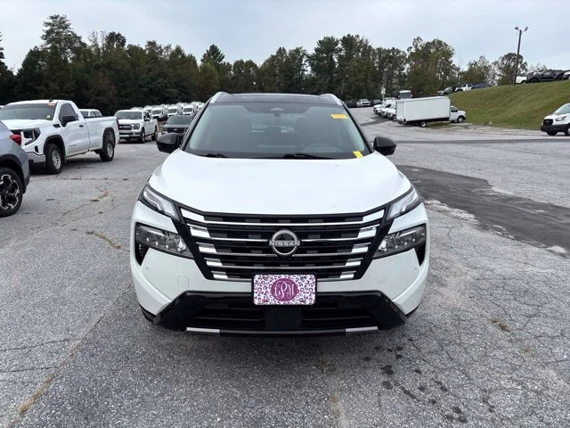 Used 2024 White Nissan Platinum image 3