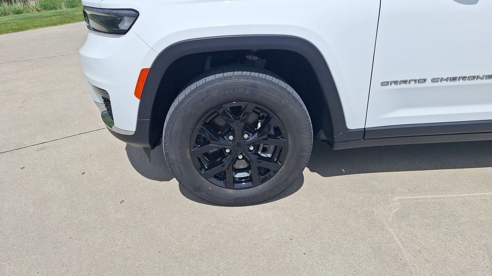 Certified Used 2023 White Jeep Limited image 10