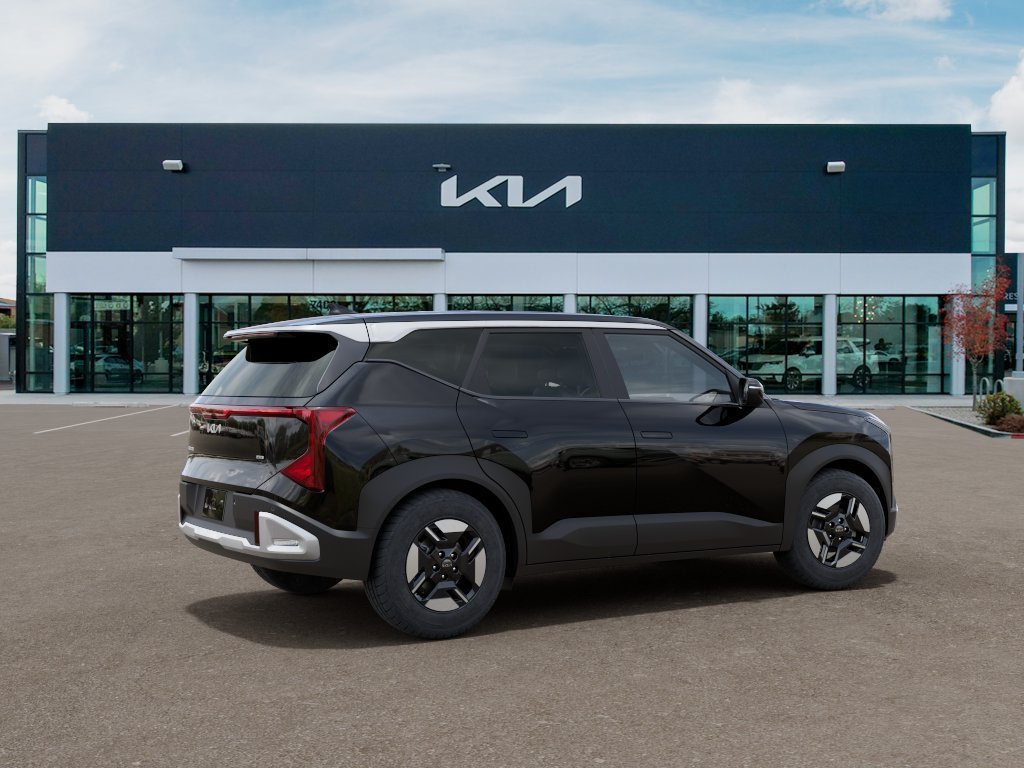 New 2027 Black Kia LX image 6
