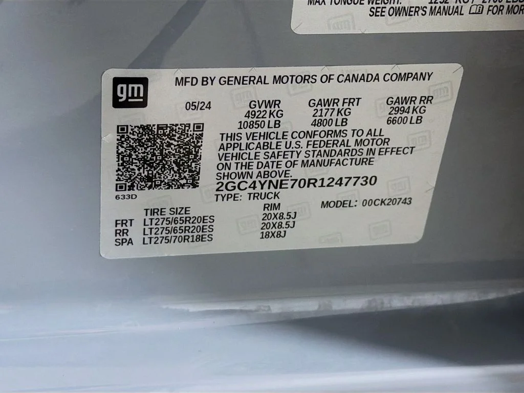 Used 2024 Gray Chevrolet LT image 28