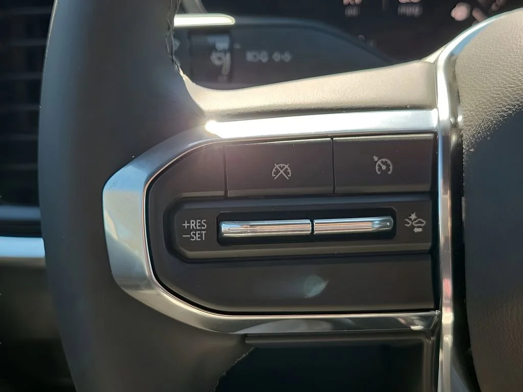 New 2026 Sterling Metallic GMC Elevation image 36