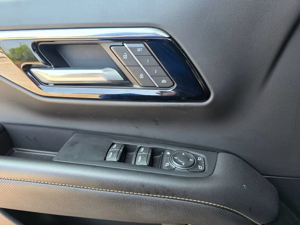 Used 2025 Sterling Gray Metallic Chevrolet Premier image 16
