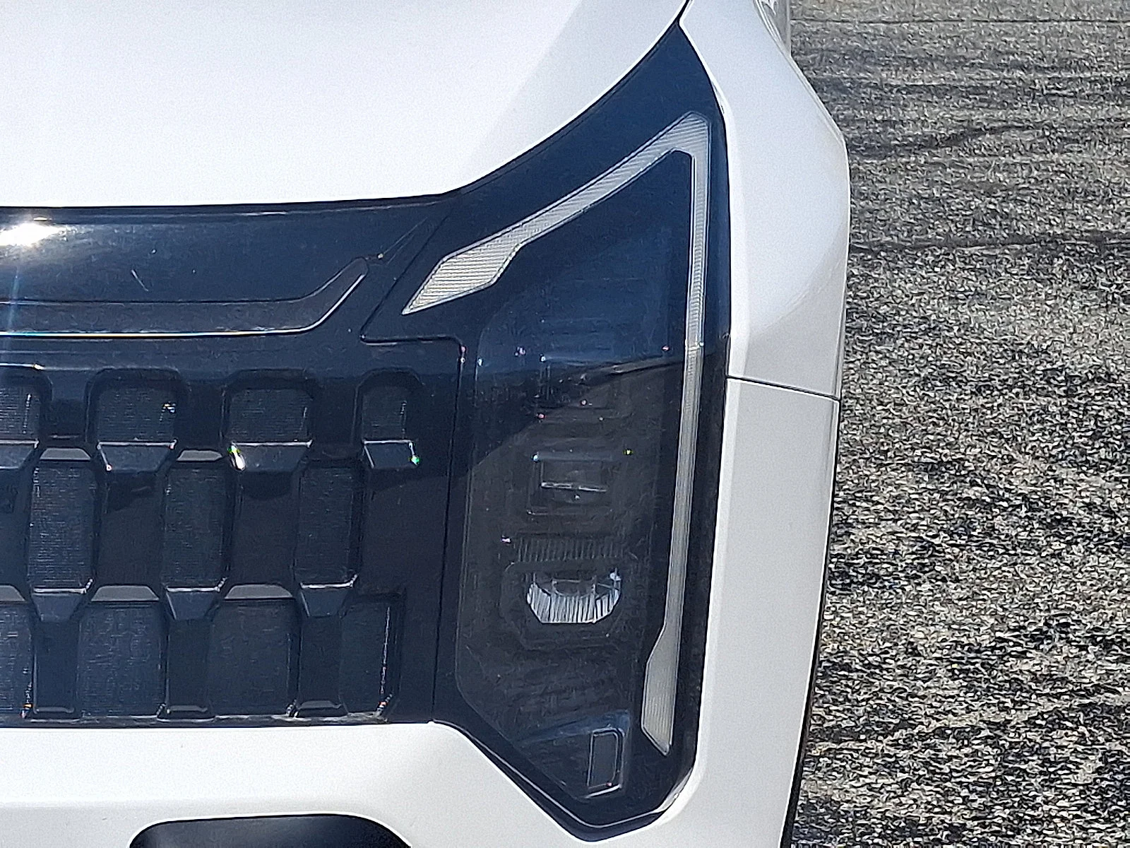 New 2027 White Kia X-Line image 9