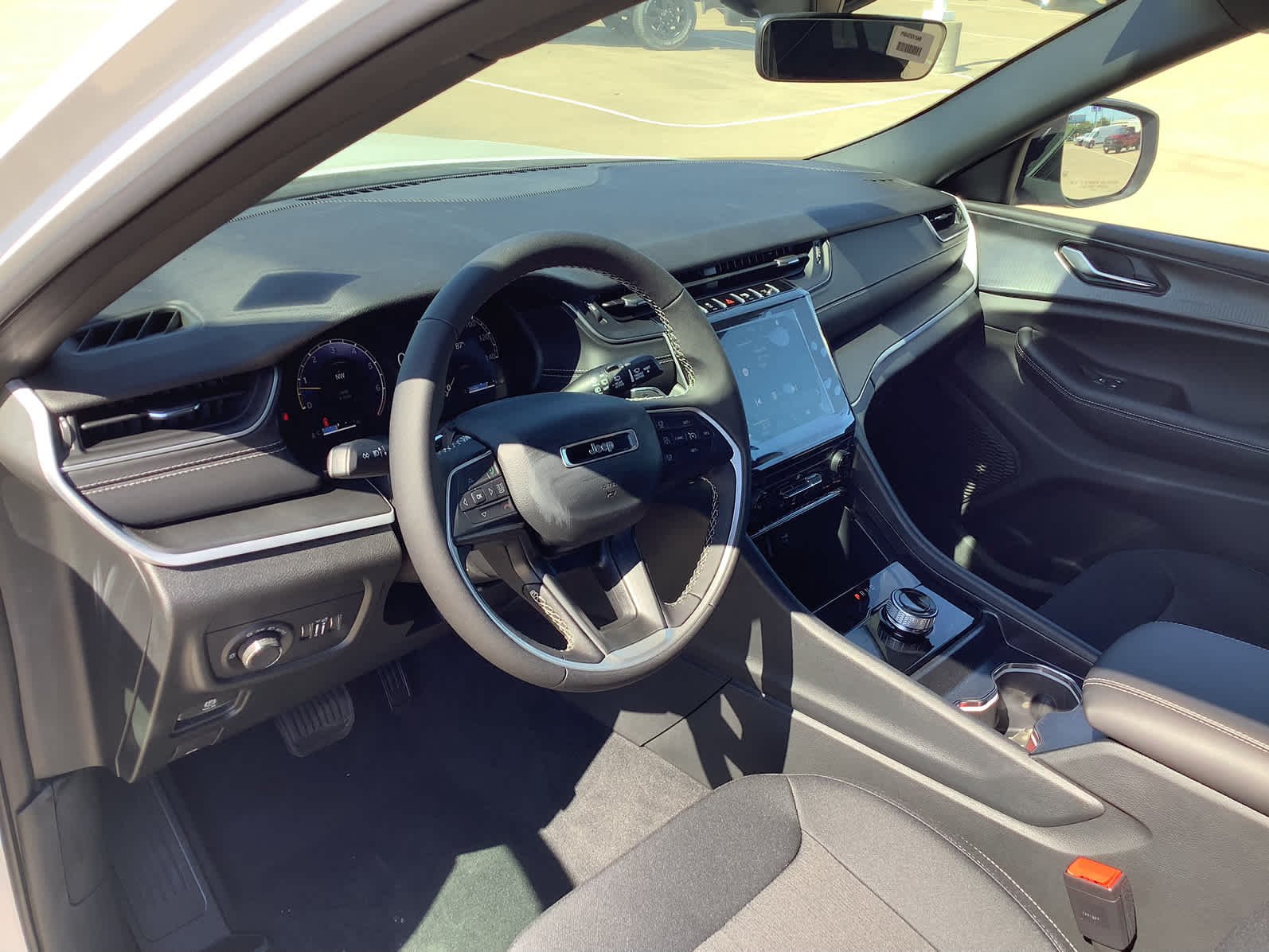 2025 Jeep Grand Cherokee Laredo - Photo 12