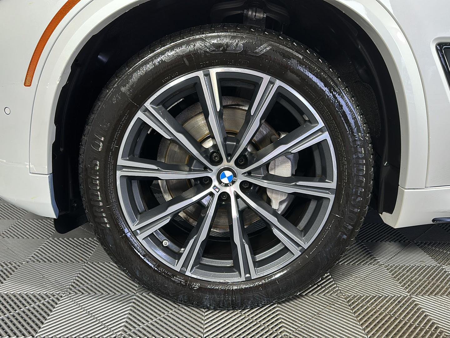 Used 2022 Mineral White Metallic BMW xDrive40i image 6