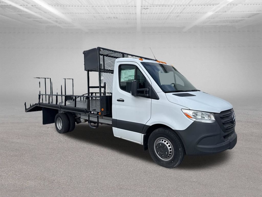 Used 2023 White Mercedes-Benz Standard Roof image 5