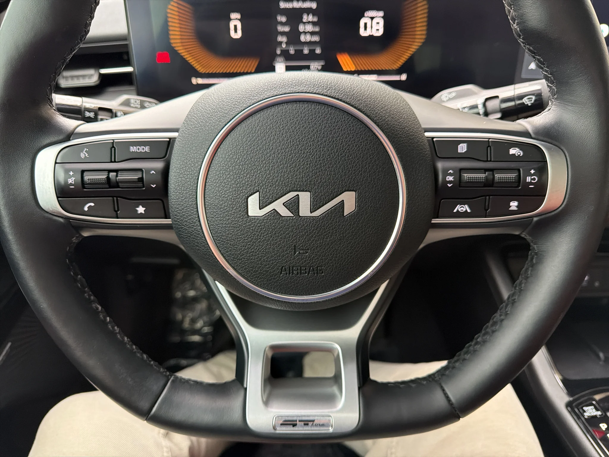Certified Used 2025 Wolf Gray Kia GT-Line image 25
