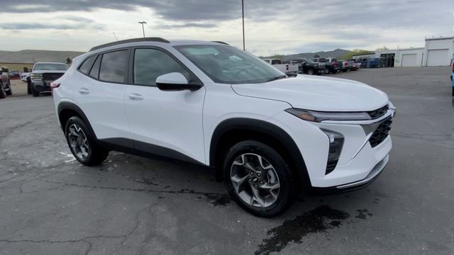 2026 Chevrolet Trax LT - Photo 2
