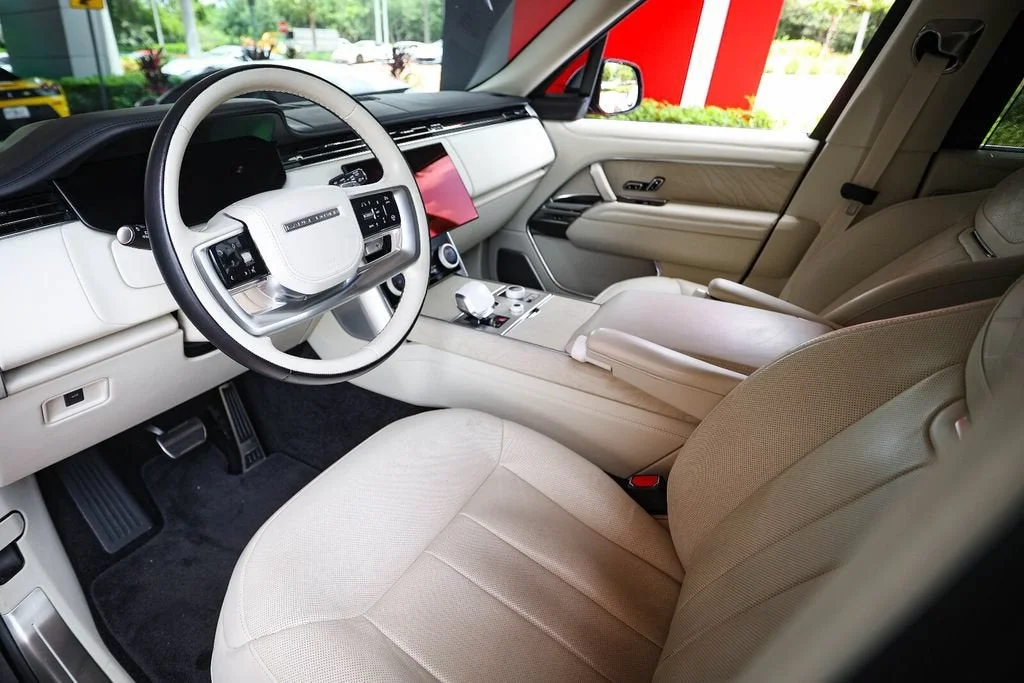 Used 2023 Flux Silver SV Bespoke Ultra Metallic Satin Land Rover SV image 36