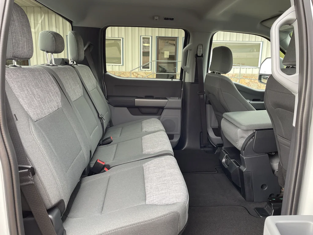 New 2026 Avalanche Ford F-350® XLT image 19