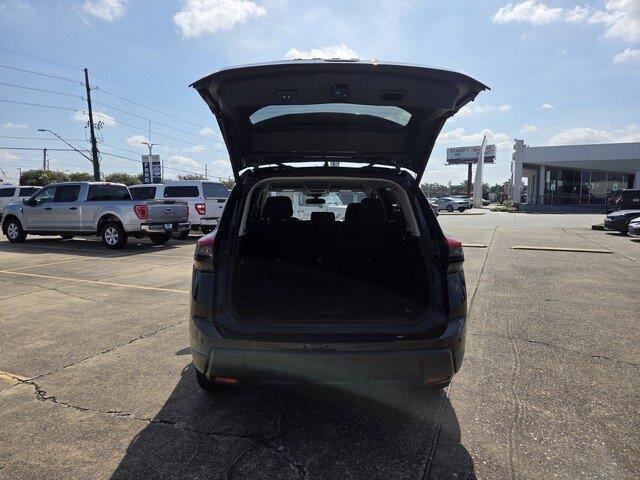 Used 2025 Super Black Nissan SV image 30