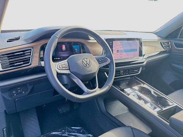 New 2026 Deep Black Pearl Volkswagen 2.0T SE W/TECHNOLOGY image 9