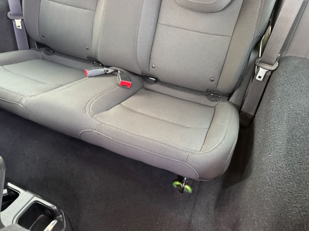 Used 2018 Green Jeep Sport S image 9