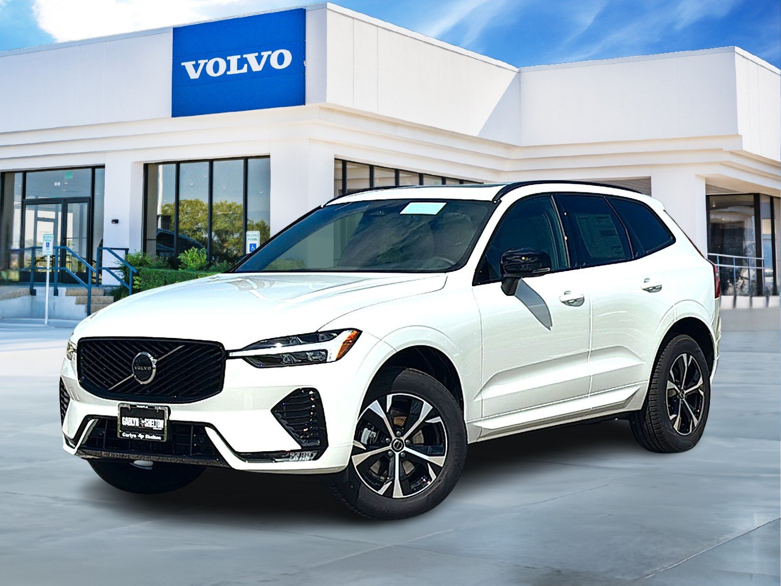 2026 Volvo XC60 B5 Core Dark AWD's photo