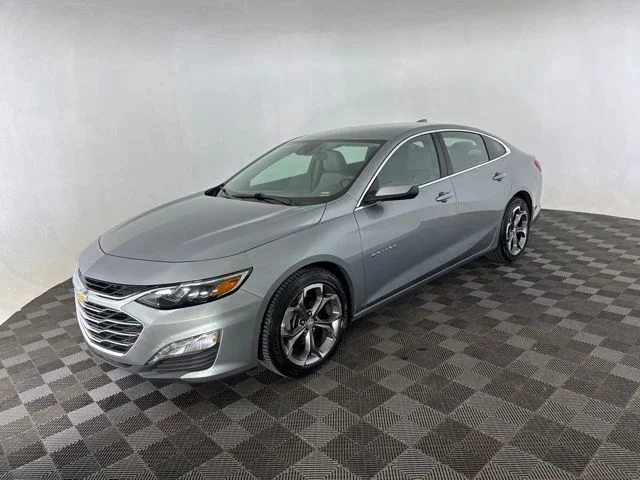 Used 2023 Gray Chevrolet LT image 3