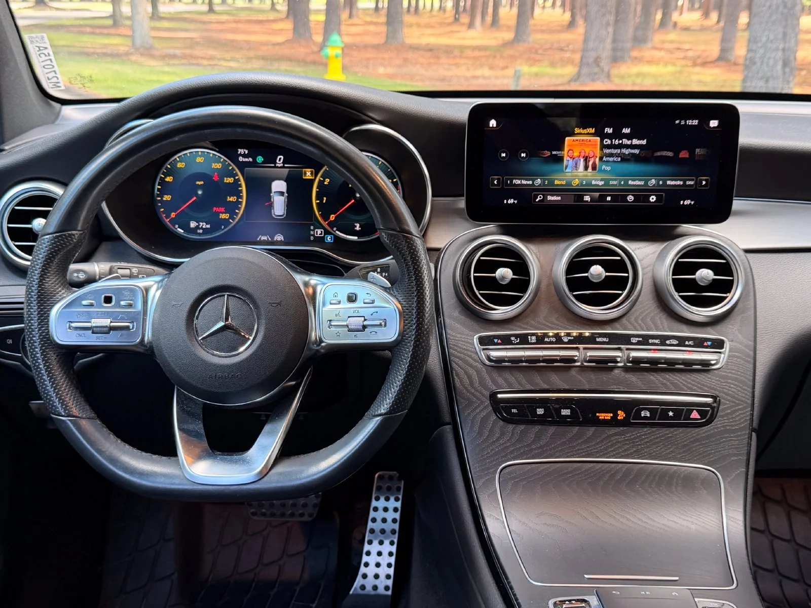 Used 2022 Selenite Gray Metallic Mercedes-Benz GLC 300 image 3