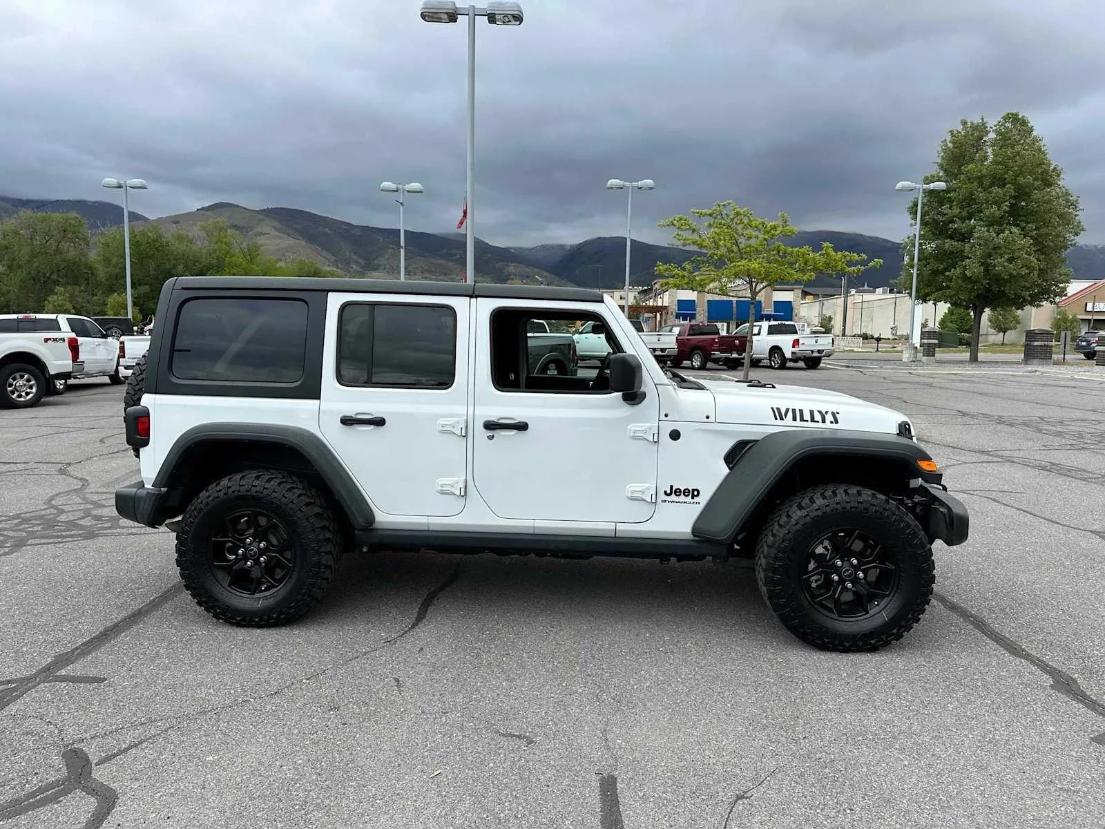 2025 Jeep Wrangler 4-Door Willys - Photo 5