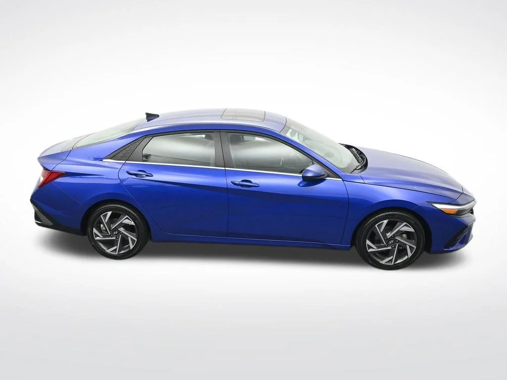 Used 2025 Blue Hyundai SEL Convenience image 23