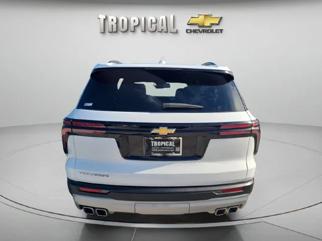 Used 2025 Summit White Chevrolet LT image 4