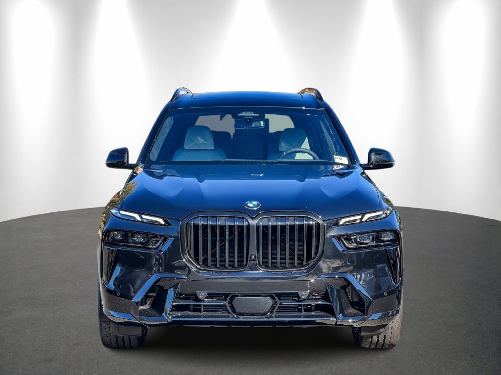 2027 BMW X7 photo 2