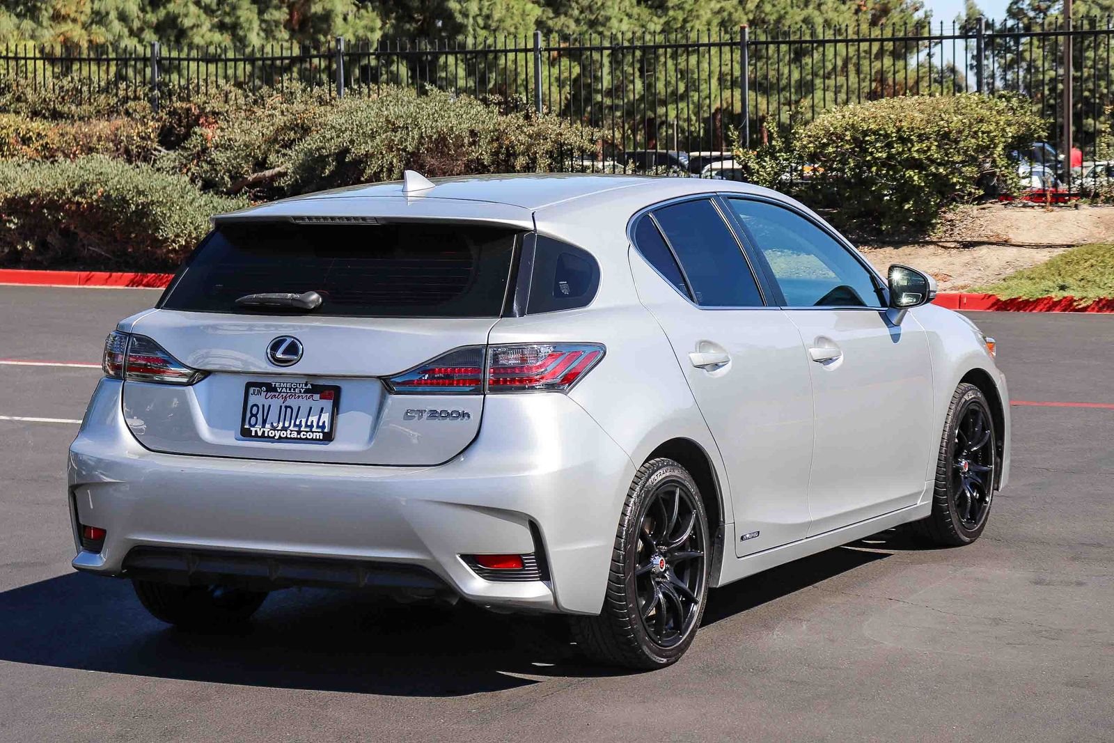 Used 2015 Silver Lexus 200h image 7