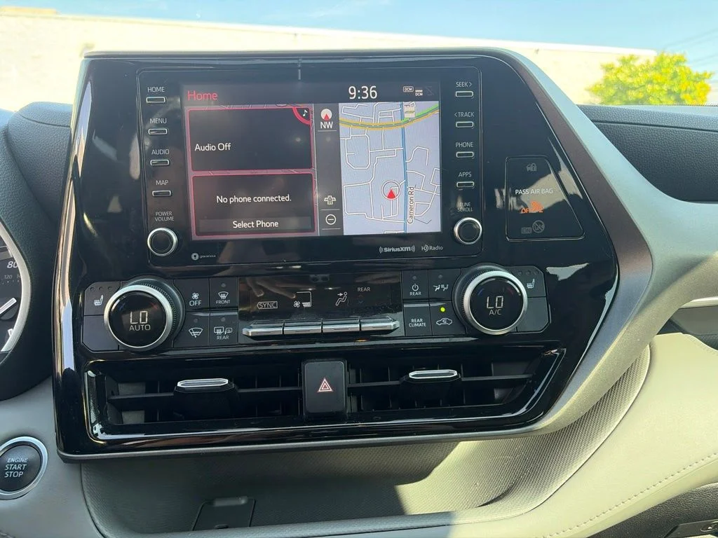 Used 2021 Brown Toyota XLE image 19