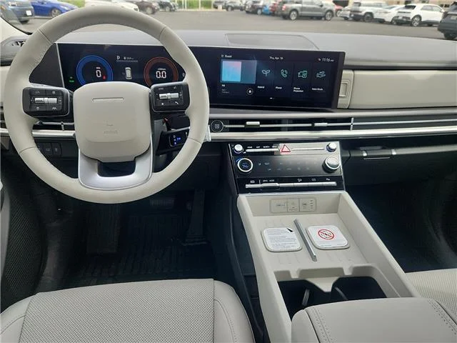 New 2026 Shimmering Silver Hyundai SEL image 9
