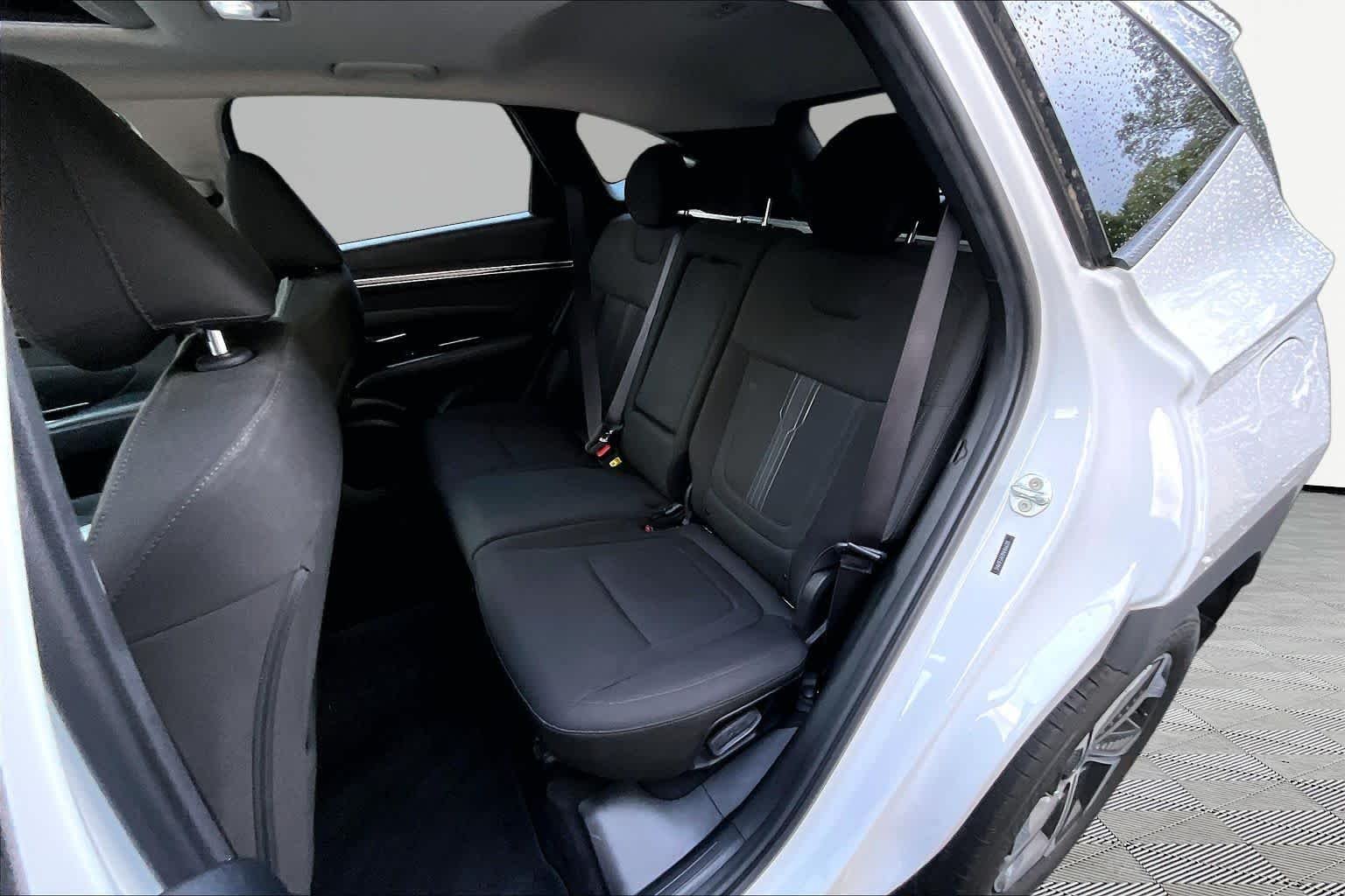 Used 2022 Quartz White Hyundai SEL image 21