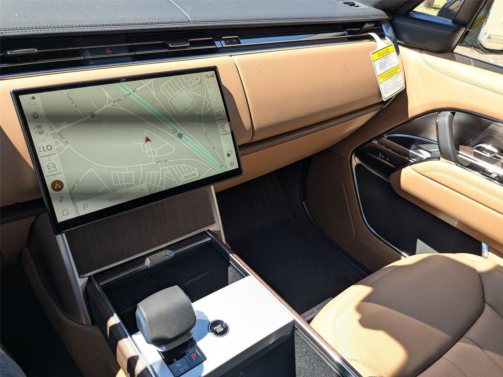 New 2026 Fuji White Land Rover SE image 18