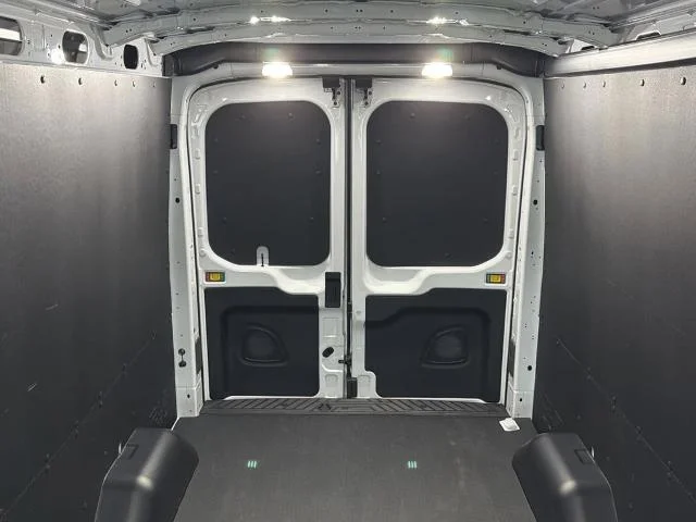 2025 Ford E-Transit Cargo Van Base - Photo 27