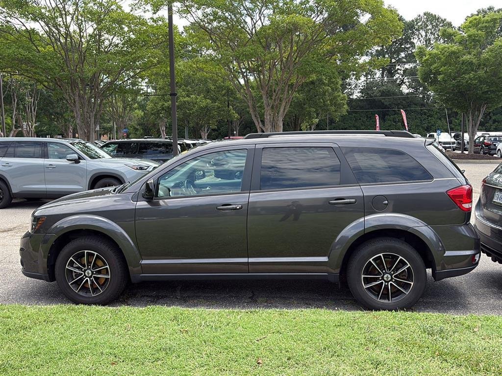 Used 2019 Granite Pearlcoat Dodge SE image 6