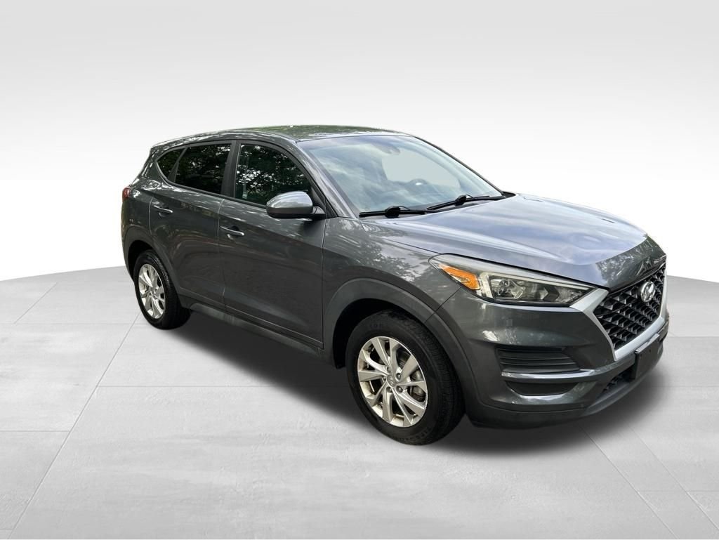 Used 2019 Gray Hyundai SE image 9