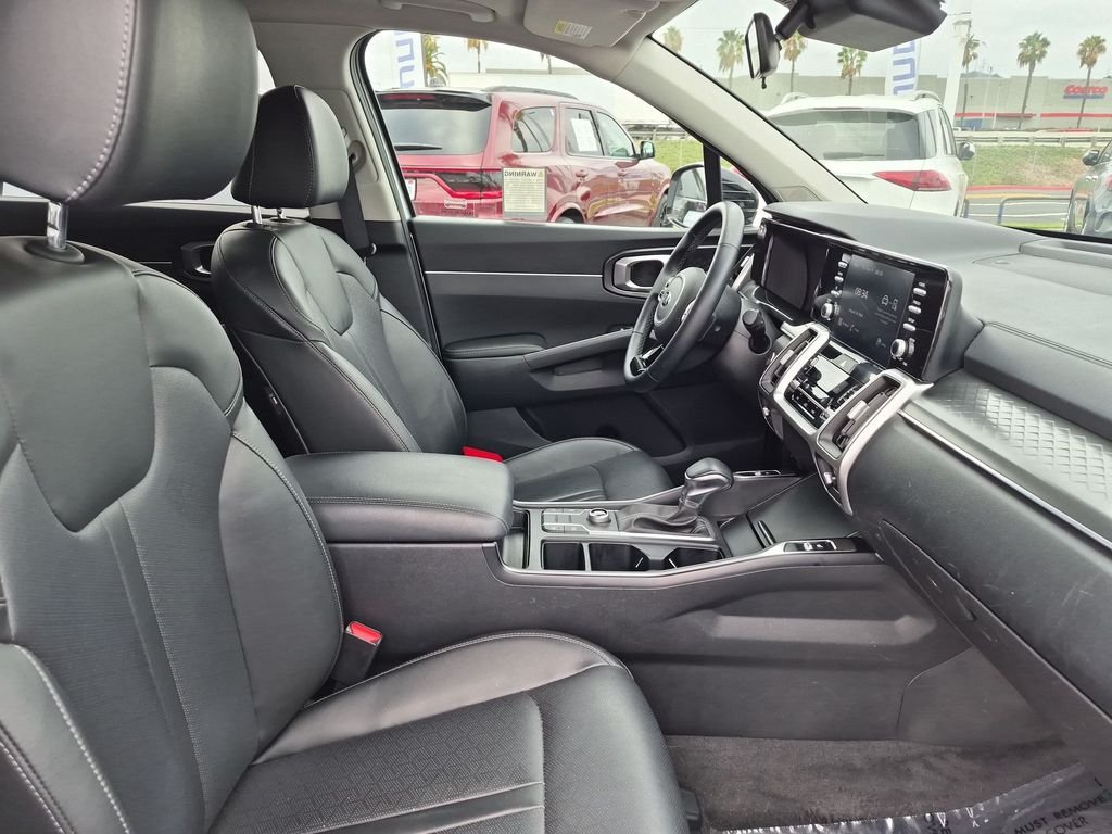 2021 Kia Sorento S - Photo 31