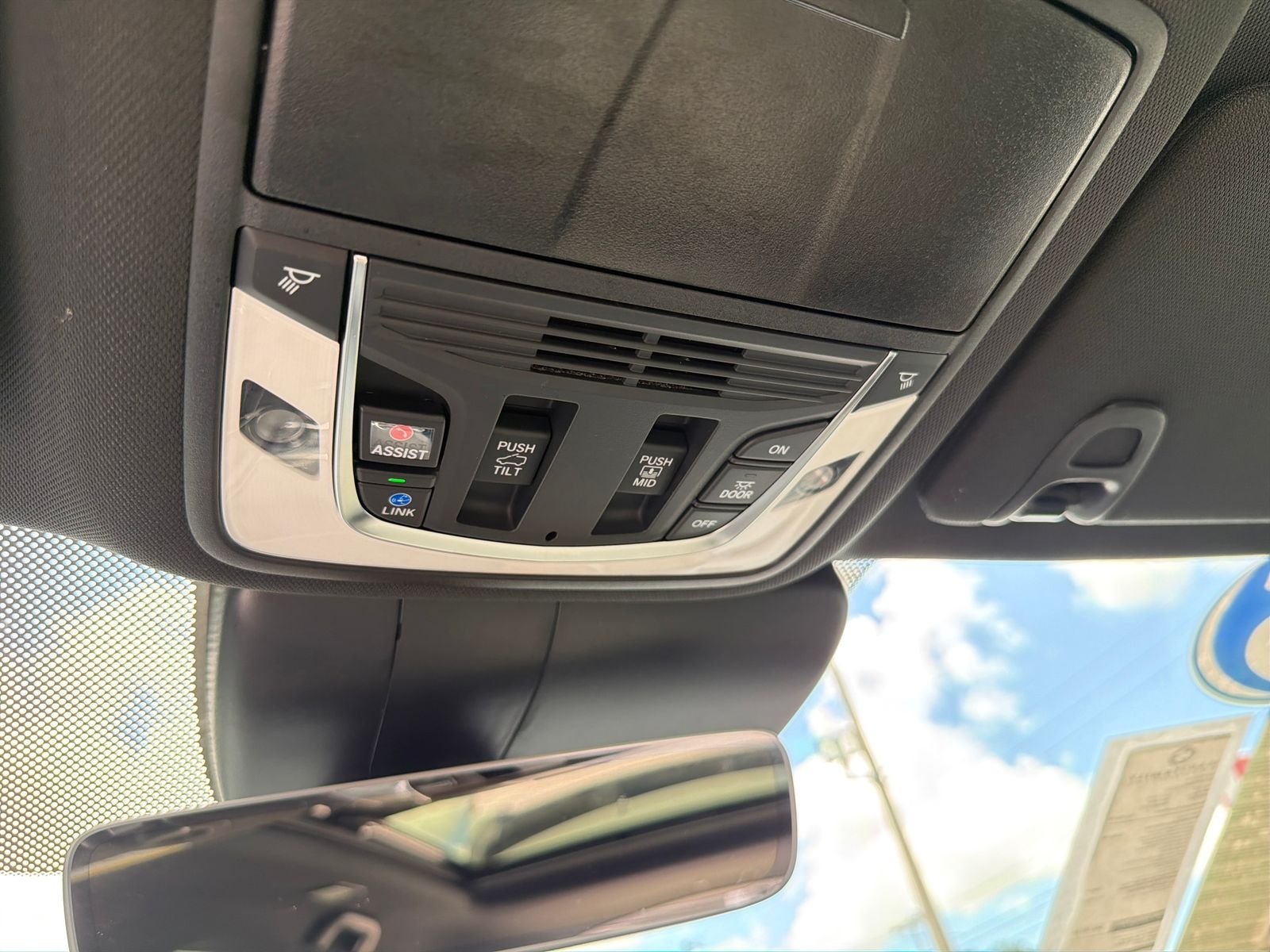 Used 2025 White Acura Base image 25