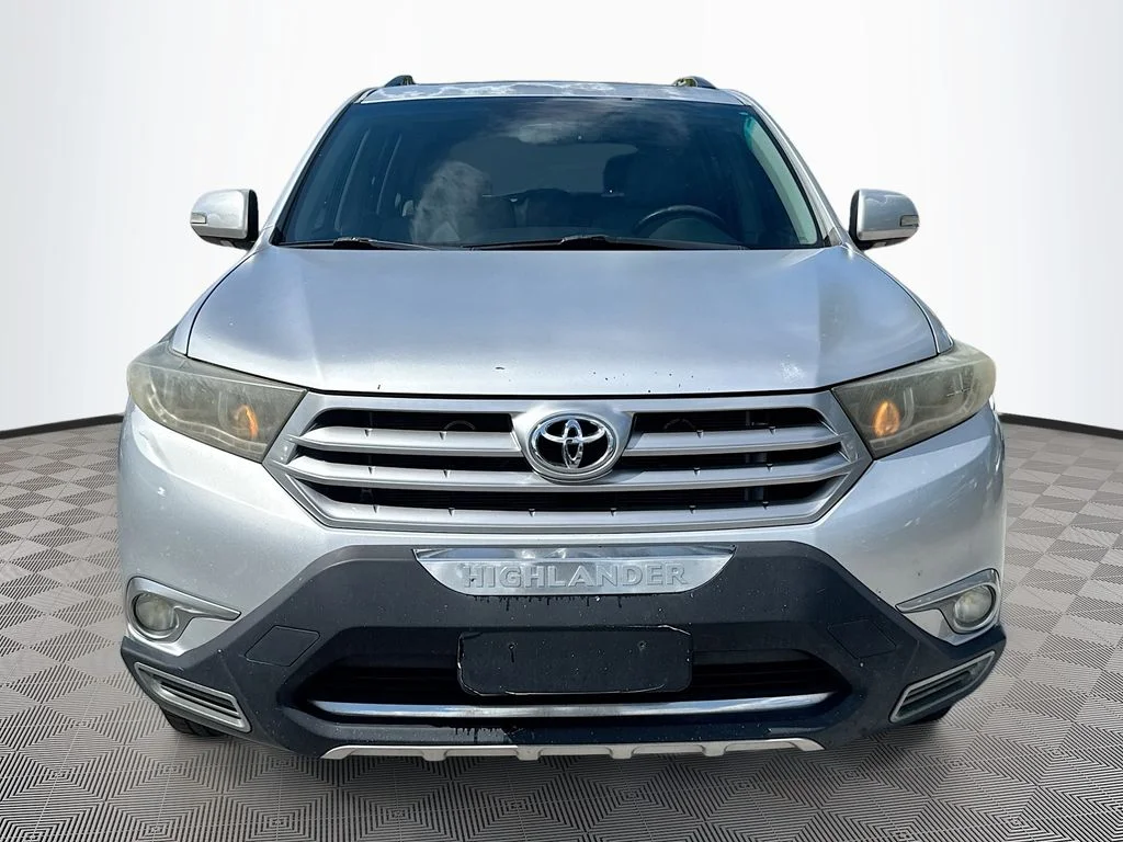 Used 2012 Silver Toyota Limited image 2