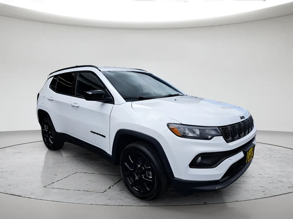 New 2026 Bright White Clear-Coat Exterior Paint Jeep Latitude image 7