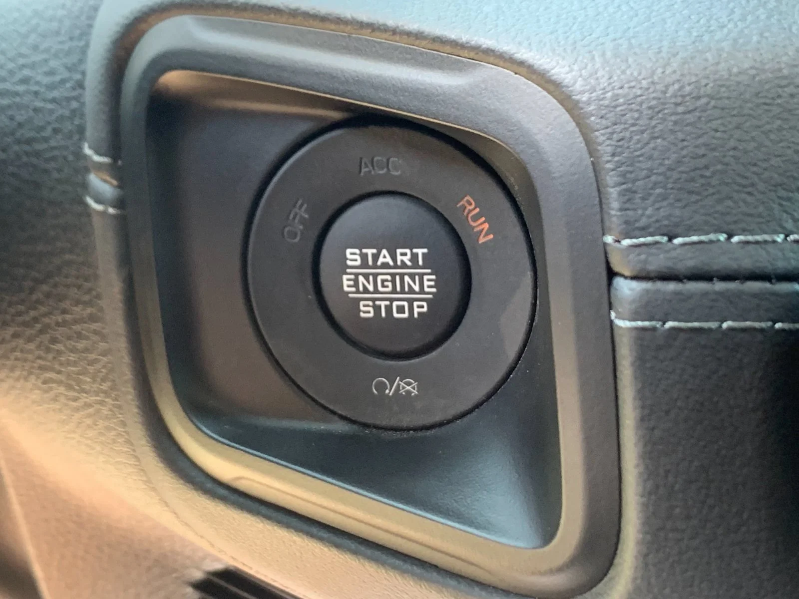 Used 2025 Green Jeep Mojave X image 24