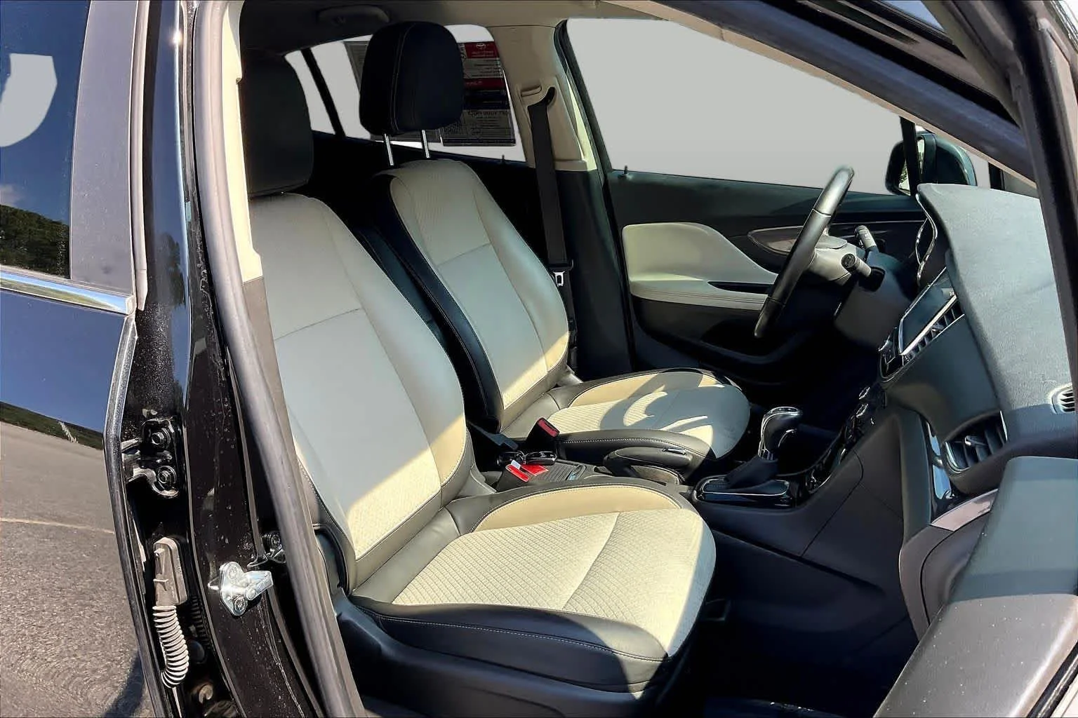 Used 2019 Ebony Twilight Metallic Buick Preferred image 9