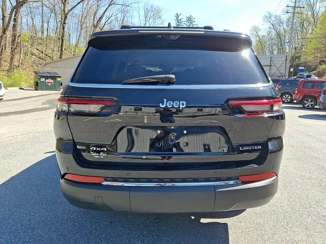 Used 2022 Black Jeep Limited image 7