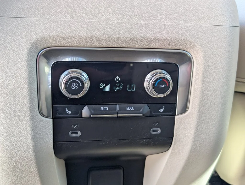 Used 2023 White GMC Denali image 35