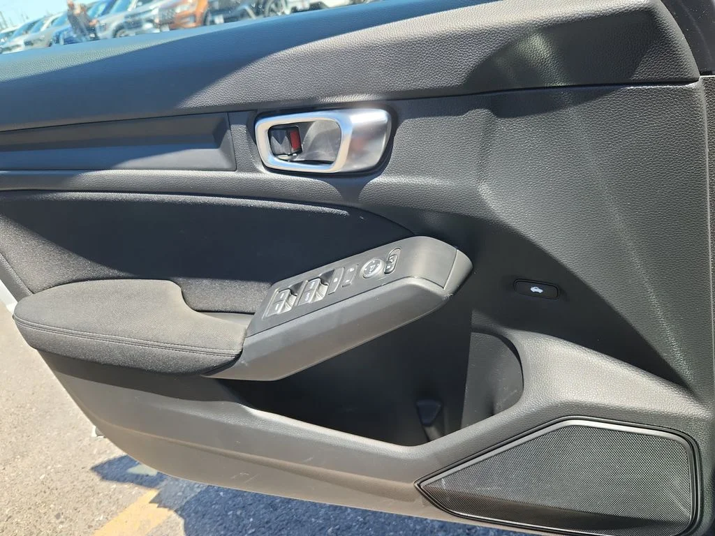 Used 2025 White Honda LX image 8