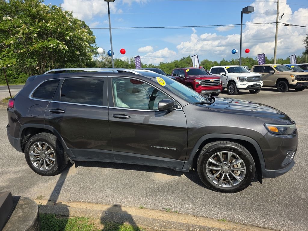 Used 2020 Gray Jeep Latitude Plus image 7