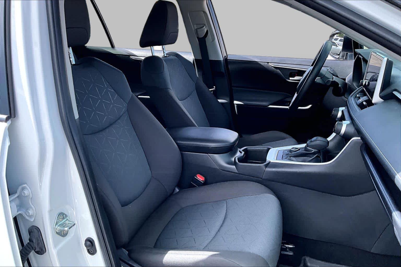 Used 2025 Ice Cap/Midnight Black Metallic Toyota Hybrid Woodland image 8
