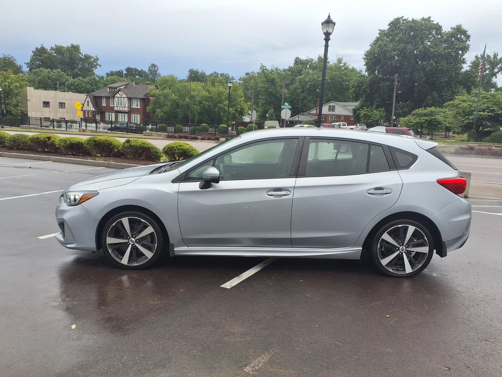 Used 2018 Ice Silver Metallic Subaru Sport image 27