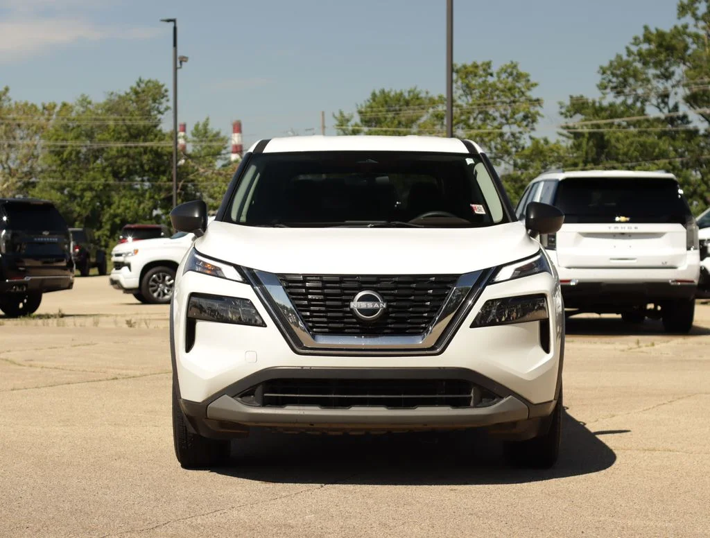 Used 2023 Nissan Rogue S with VIN 5N1BT3AB8PC867216 for sale in Pekin, IL