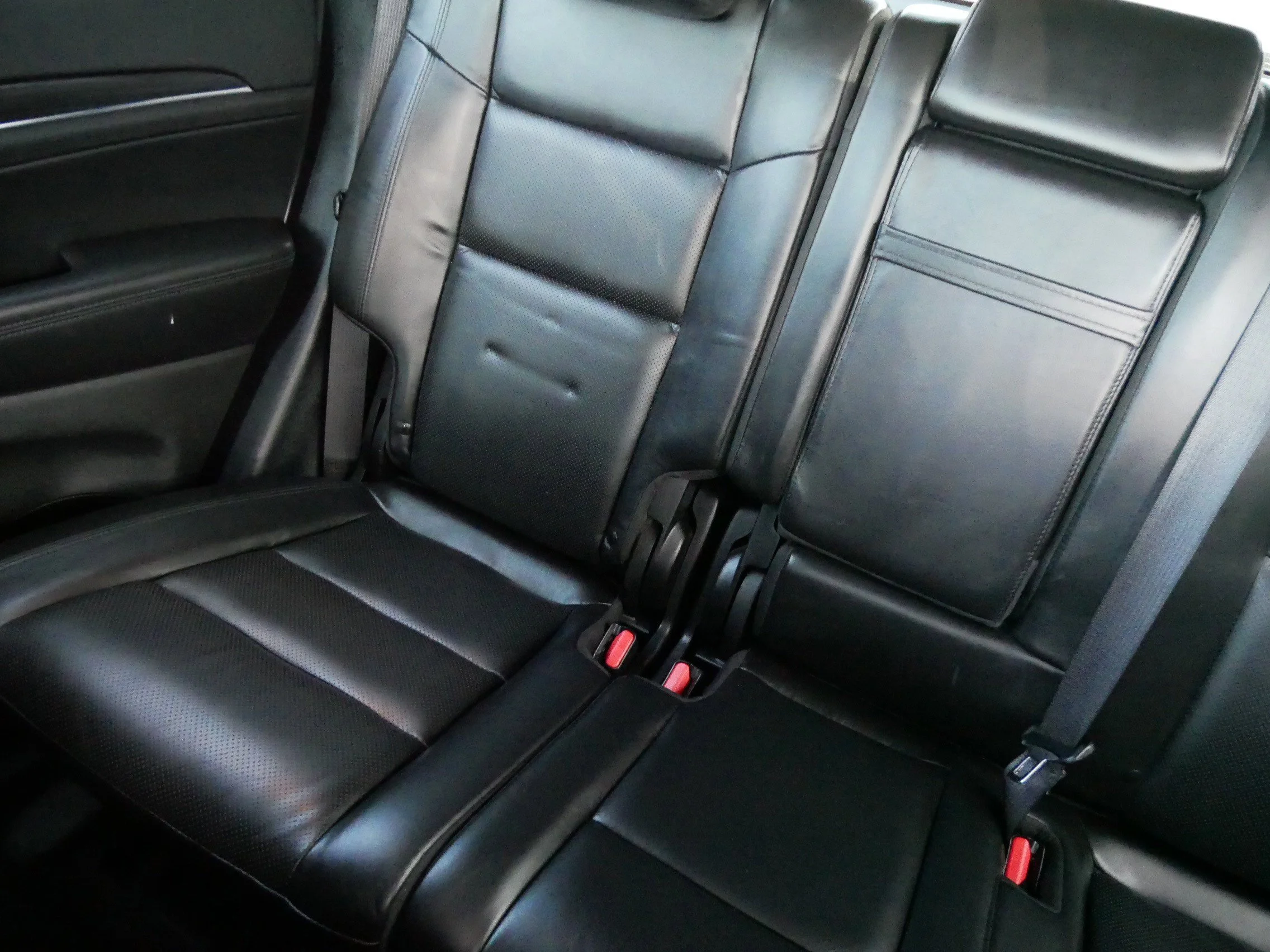 Used 2020 Velvet Red Pearlcoat Jeep Limited image 12